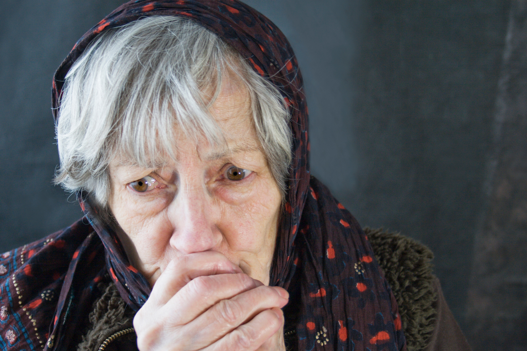 Winter london. переохлаждение пожилой человек. грипп у пожилых. Old cold. Old cold.