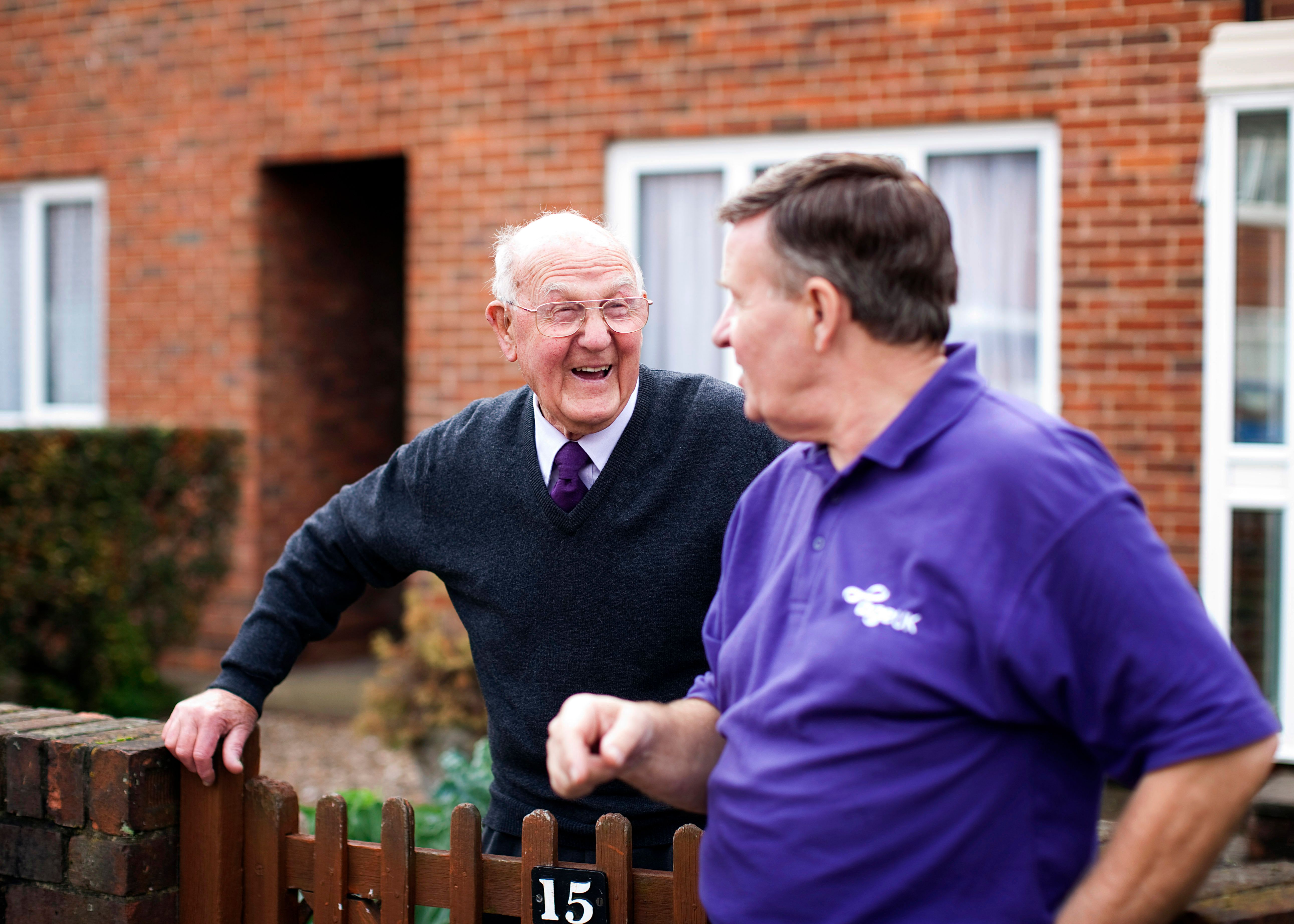 An Age UK Berkshire Handyperson volunteer.