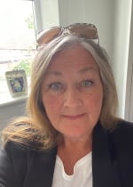 Dr Lesley Young-Murphy