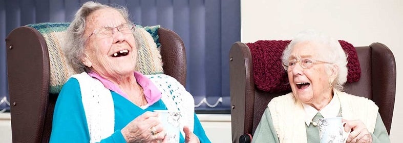 2 ladies with mugs