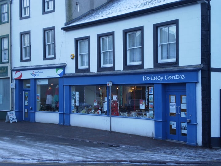 De Lucy Centre Front View