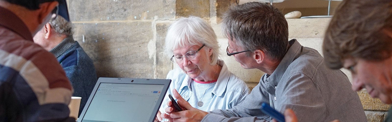 Digital inclusion for older people Discover Age UK