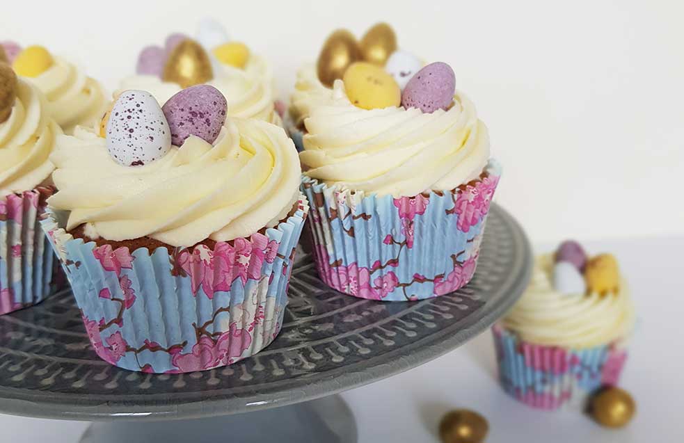Easter cupcakes recipe | Age UK